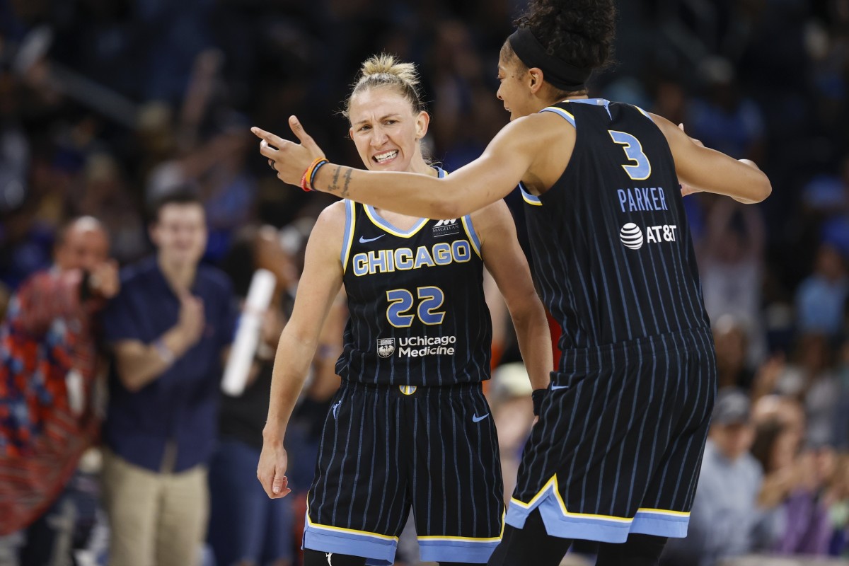 Courtney Vandersloot On Candace Parker's Jersey Retirement