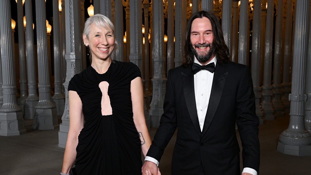Keanu Reeves' Girlfriend's Diamond Ring: Wedding Bells?