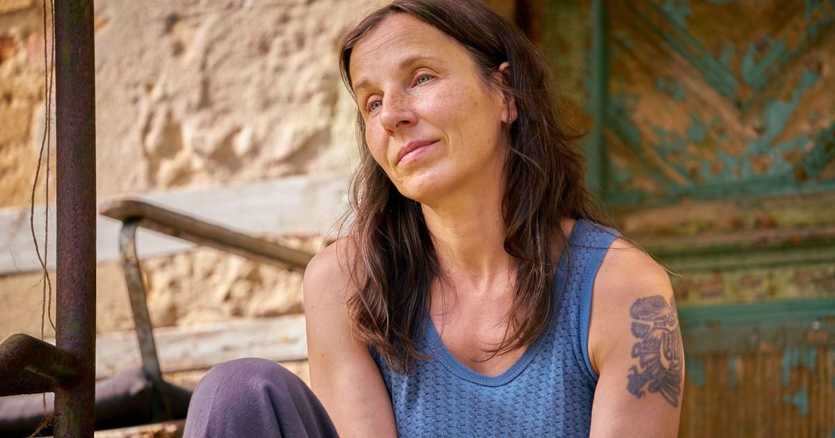 Meret Becker As Oma: