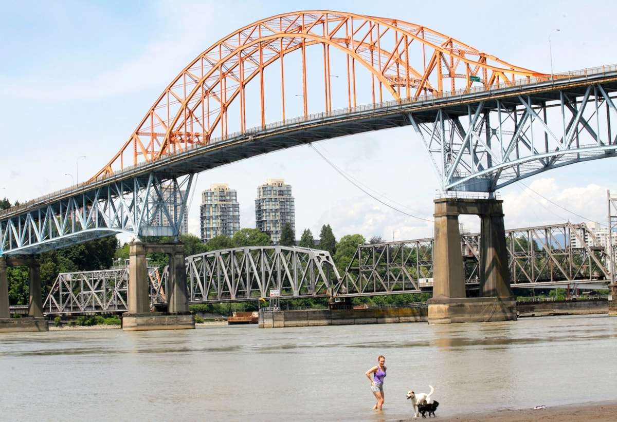 Pattullo Bridge Eastbound Lanes Closed: Crash