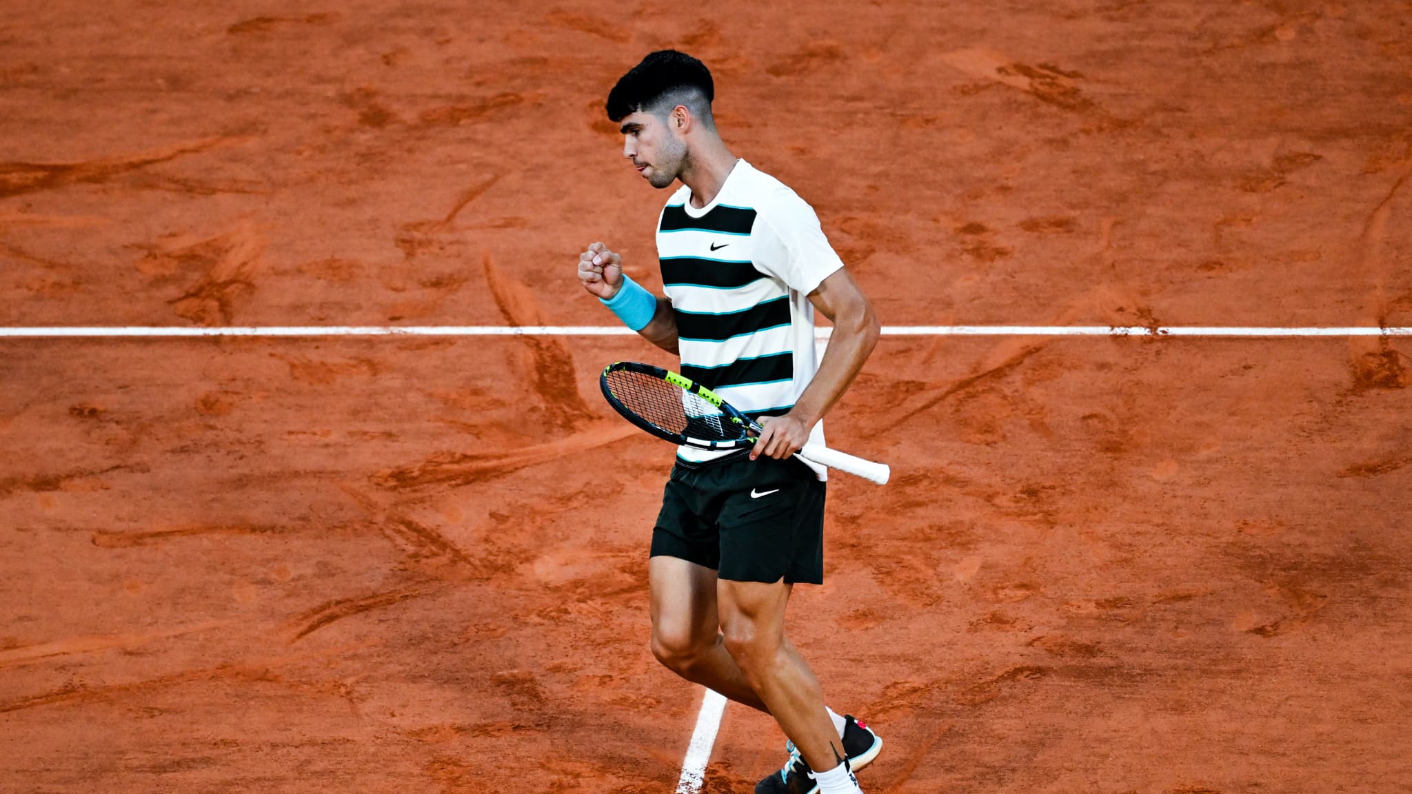 Roland-Garros 2025: Alcaraz's Thrilling Day