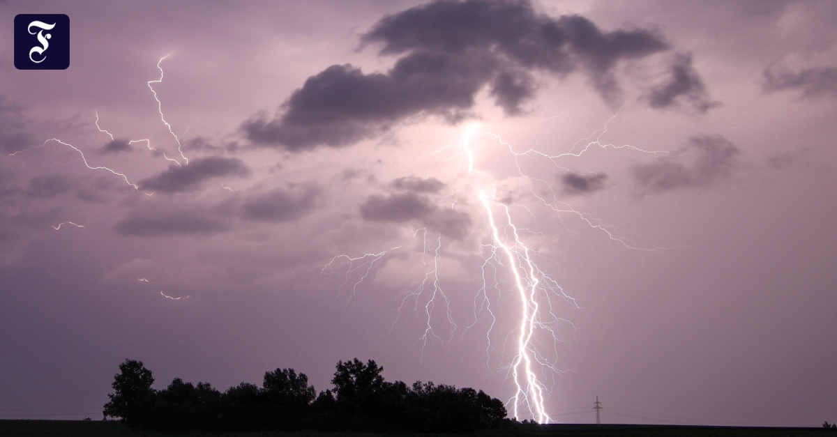 Severe Thunderstorms Hit Germany: Sunday Warnings