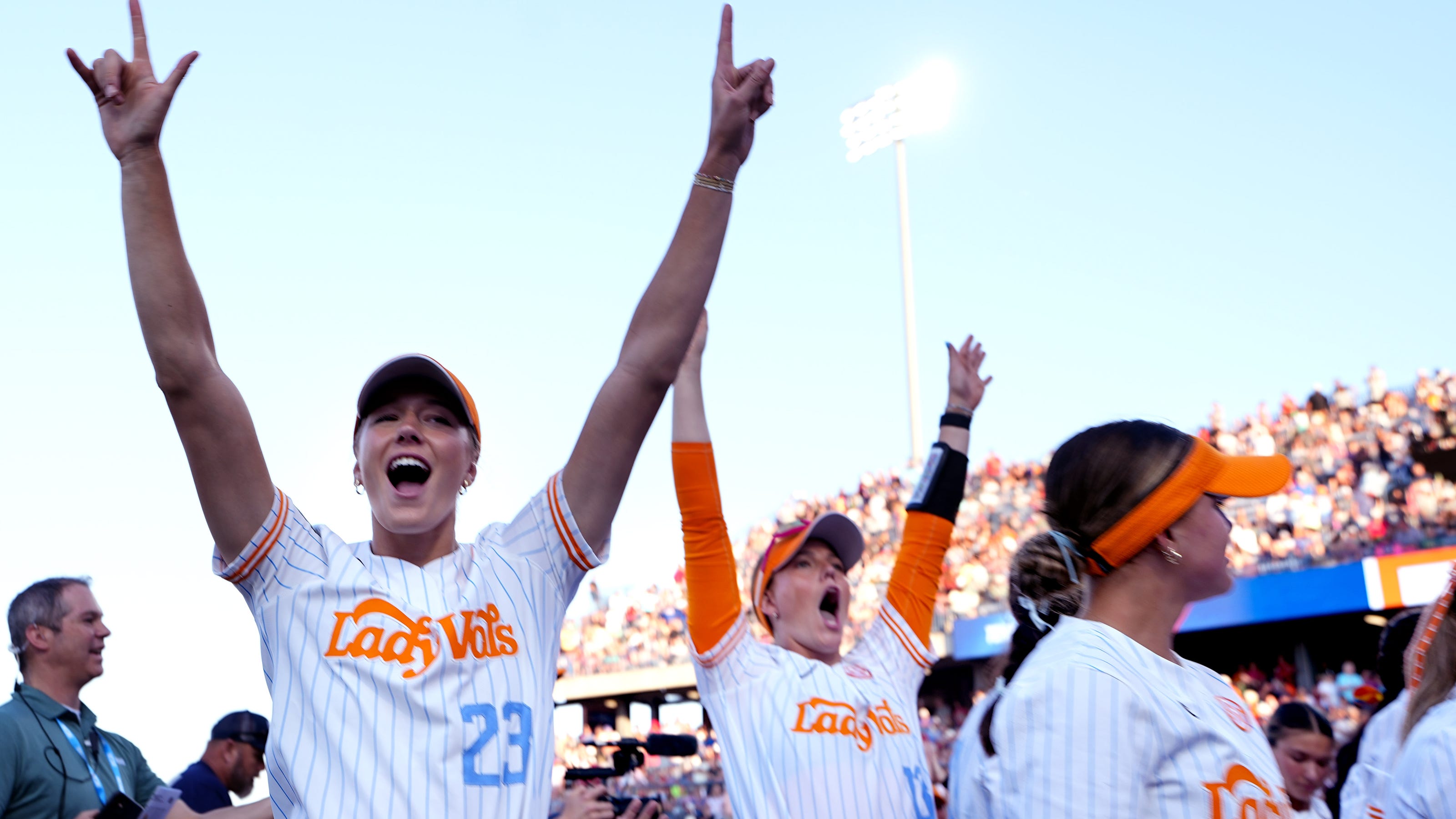Tennessee Vs Texas Softball: WCWS Semifinal Live Score & Highlights
