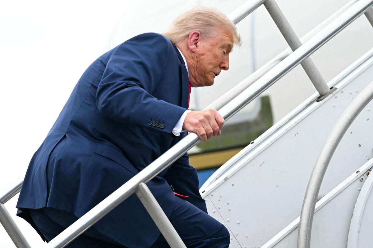 Trump's Air Force One Trip: A Near Fall